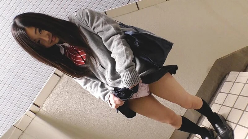 黒髪ロングヘアと低身長が特徴のストレートとポニーテールが見れる作品サムネイル