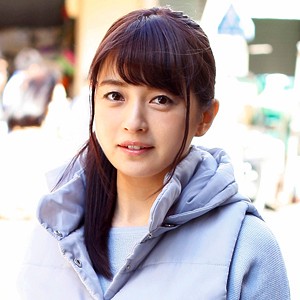 飯山沙織｜150cm×茶髪ストレートの低身長若妻【AVKH-051】